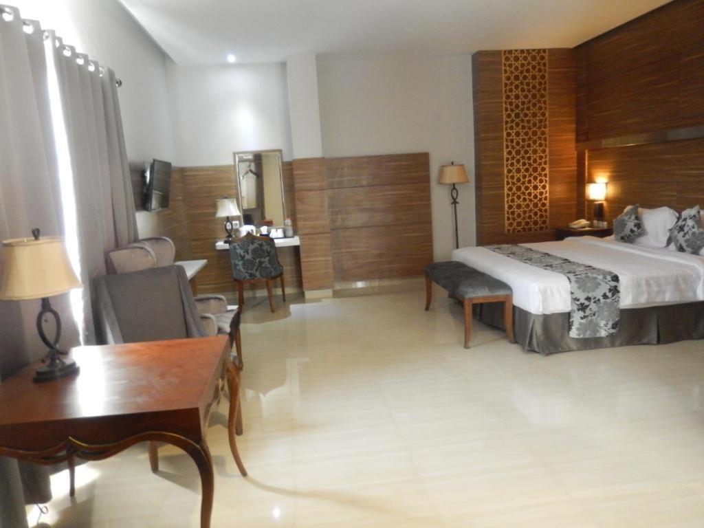 Grand Amira Hotel Solo, Azana Hotels Collection Eksteriør bilde