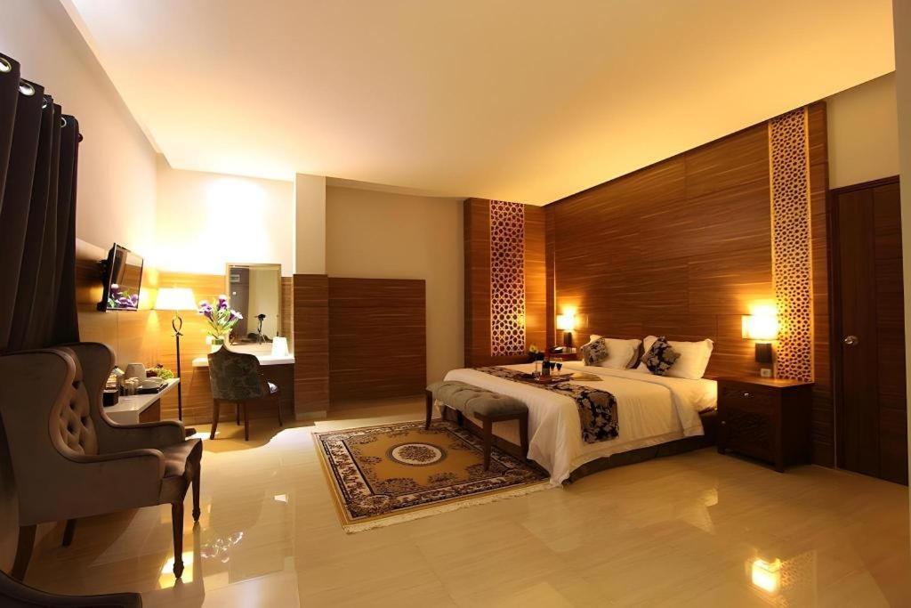 Grand Amira Hotel Solo, Azana Hotels Collection Eksteriør bilde